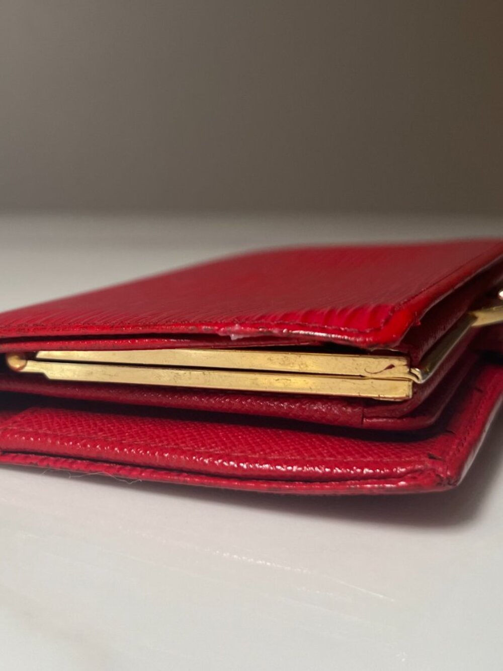 Louis Vuitton RARE Porte Monnaie Billets Viennois Kisslock Red Wallet - Picture 10 of 10